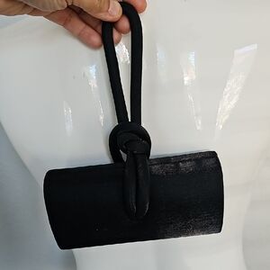 Black Knot Handle Clutch